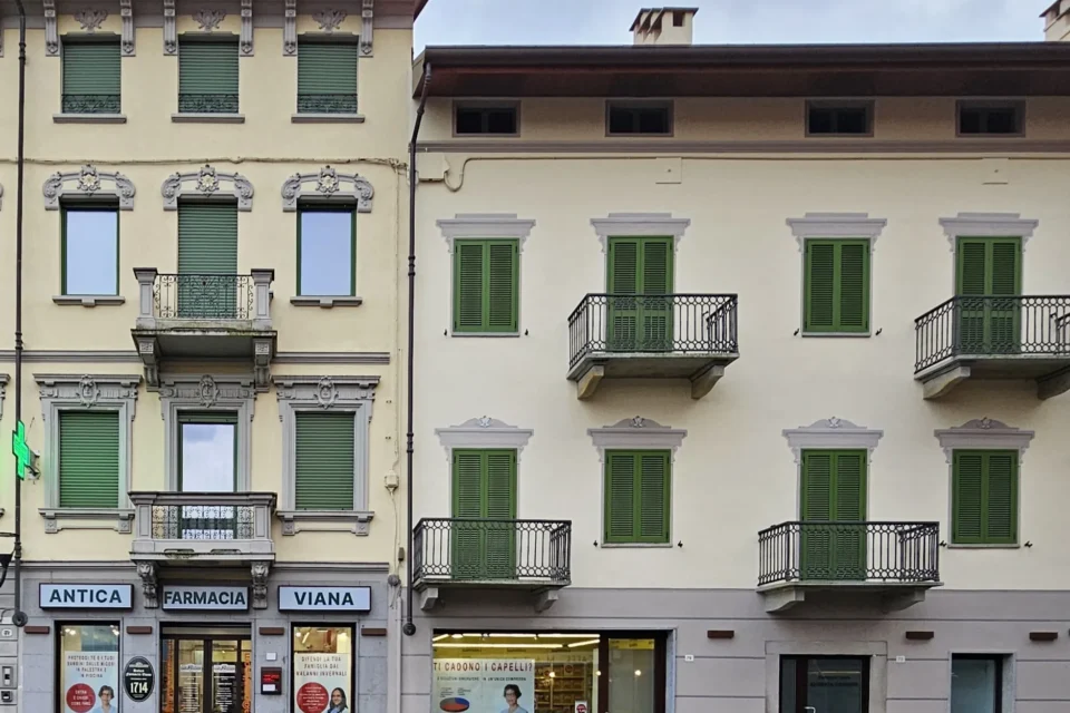 Edificio farmacia viana entrata