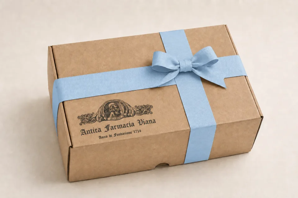 Box Nascita dell’Antica Farmacia Viana con nastro azzurro